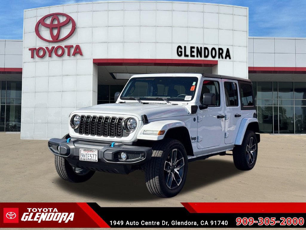Used 2024 Jeep Wrangler Unlimited w/ Convenience Group AWD/4WD image 5