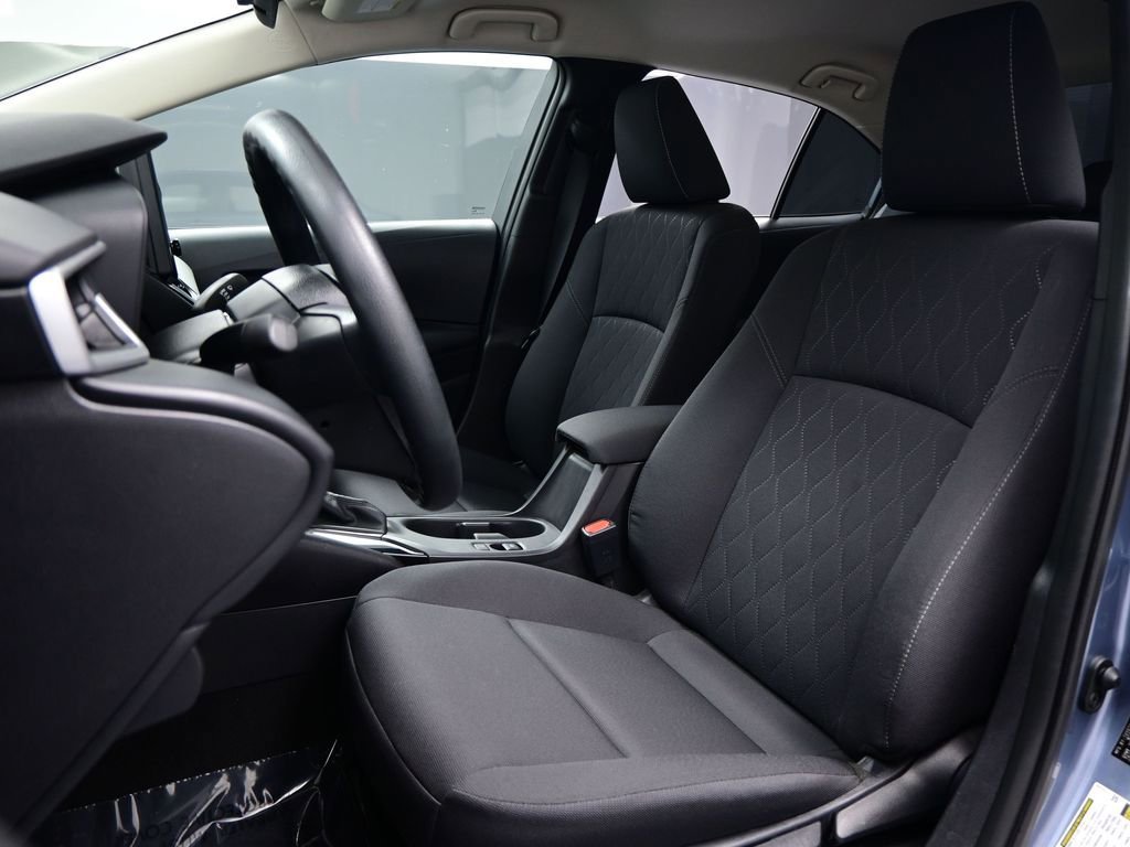 Used 2025 Toyota Corolla LE image 9
