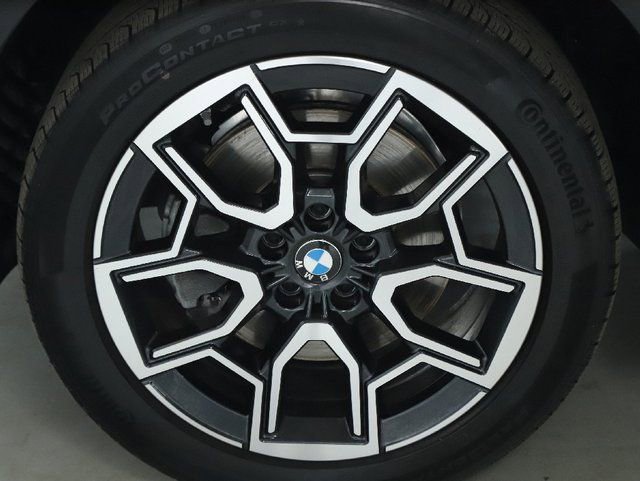 Certified 2025 BMW X2 xDrive28i w/ Premium Package image 39
