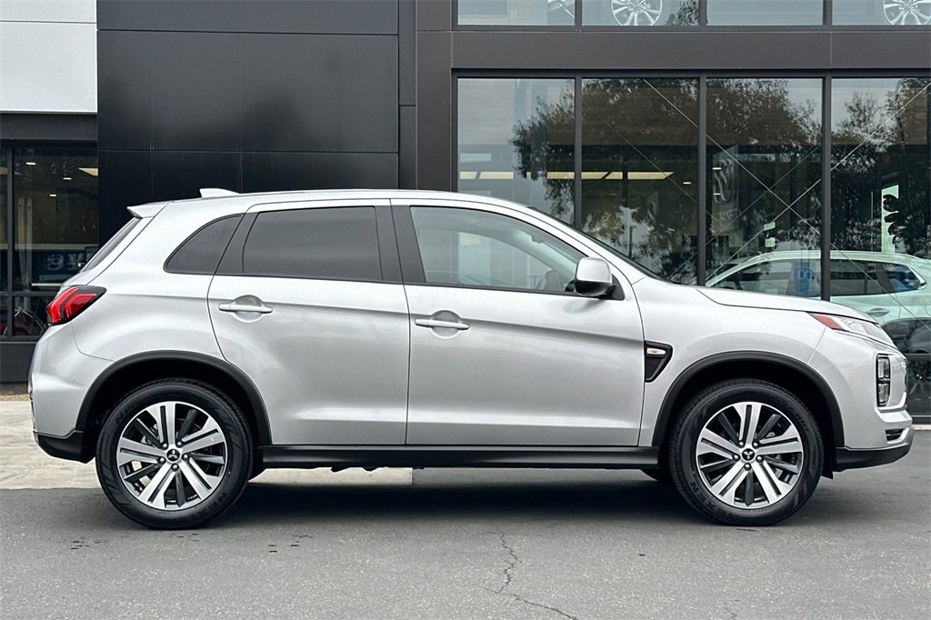 Used 2025 Mitsubishi Outlander Sport ES image 4