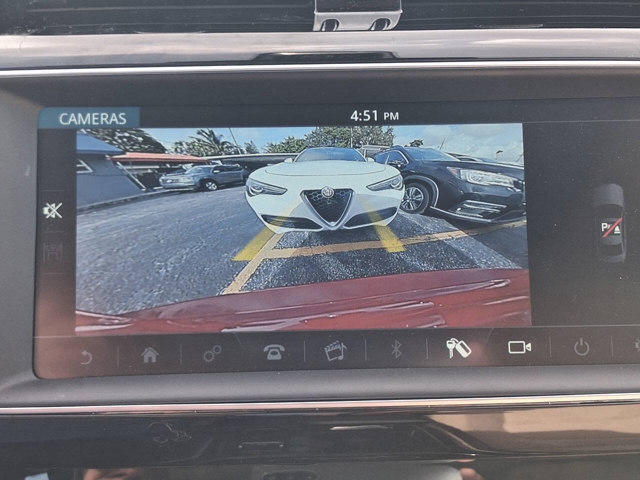 Used 2019 Jaguar XE Premium RWD image 9