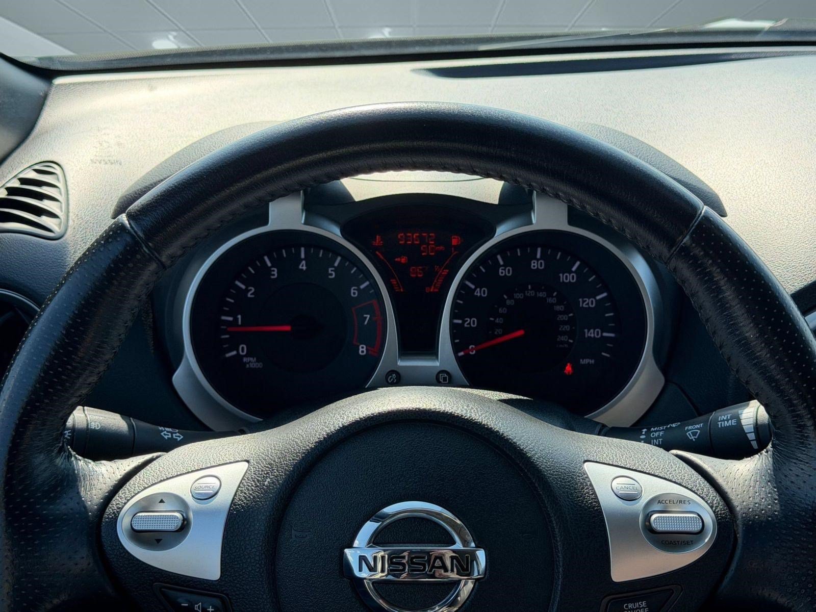 Used 2011 Nissan Juke SL FWD image 11