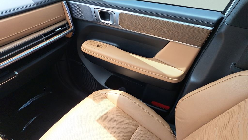 Used 2025 Hyundai Santa Fe Limited image 23