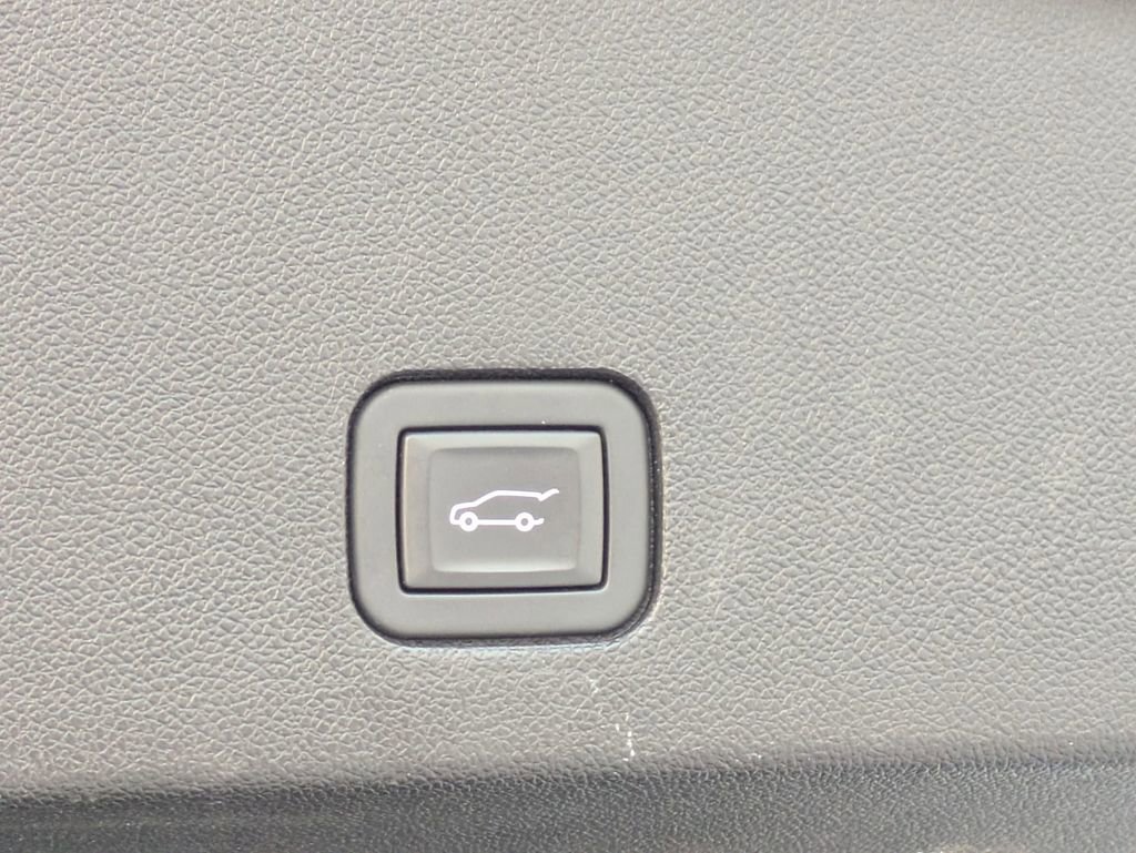 Used 2024 Cadillac XT6 Premium Luxury image 27