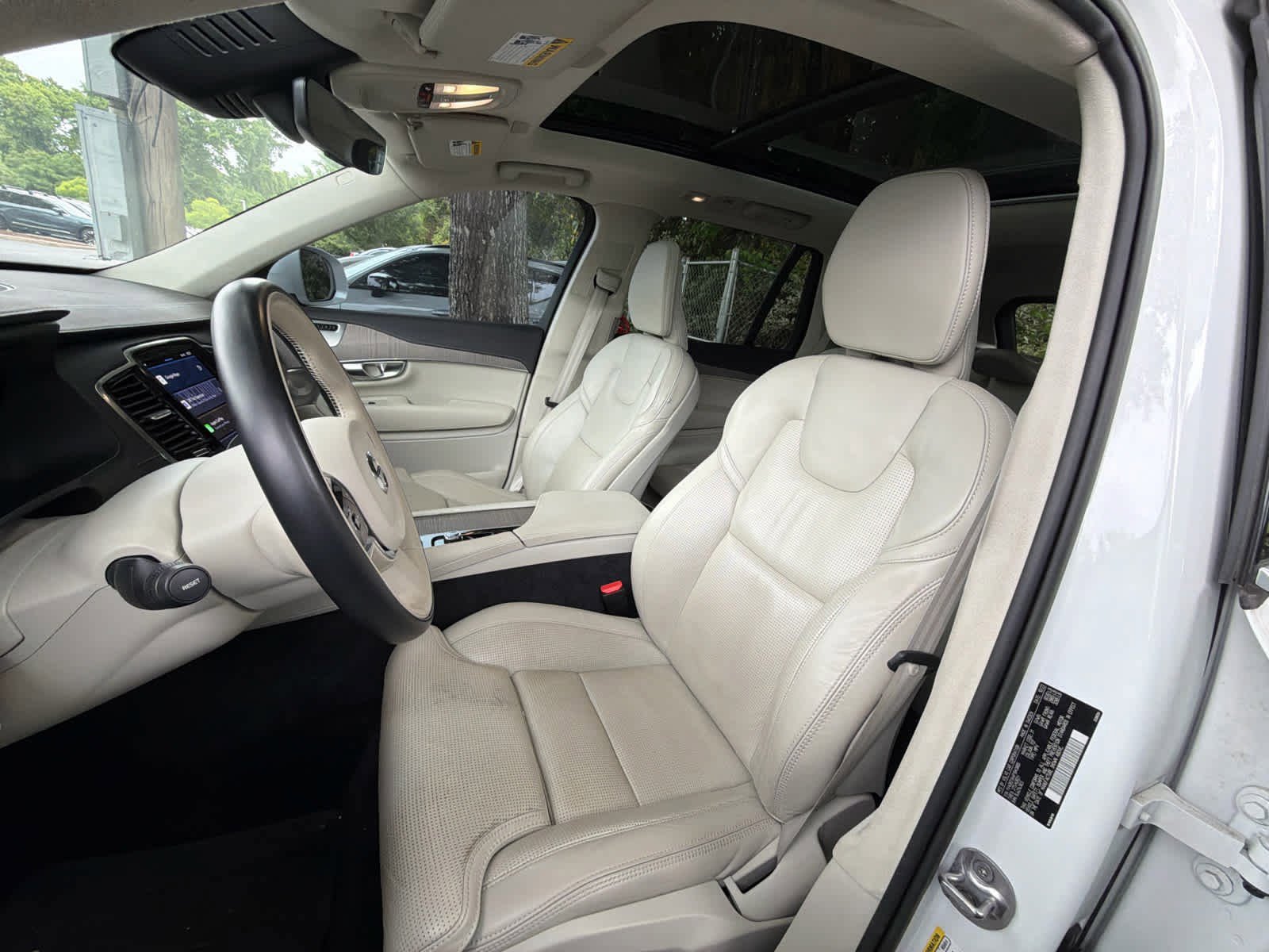 Used 2023 Volvo XC90 B6 Ultimate w/ Lounge Package AWD/4WD image 24