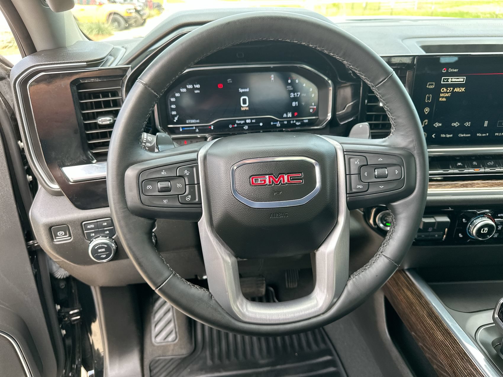 Used 2024 GMC Sierra 1500 Elevation w/ Preferred Package AWD/4WD image 14