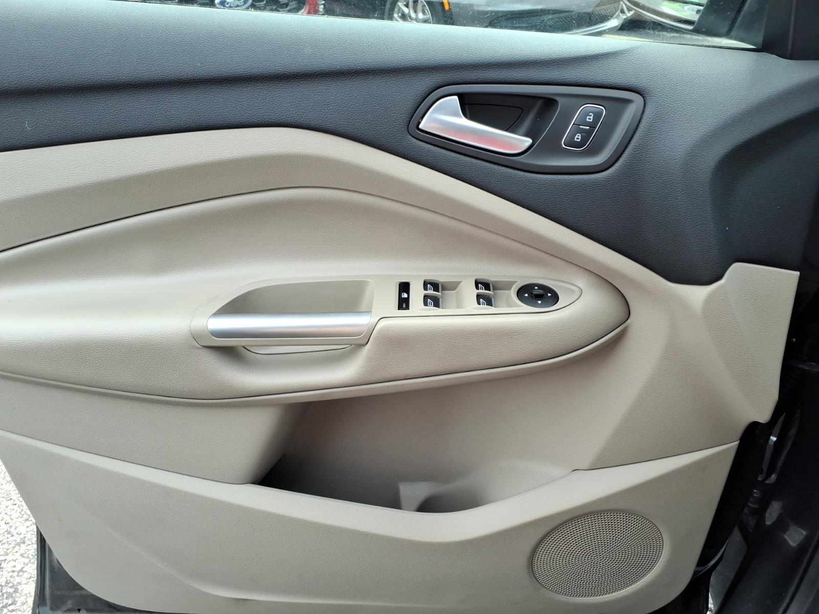 Used 2019 Ford Escape SE image 24