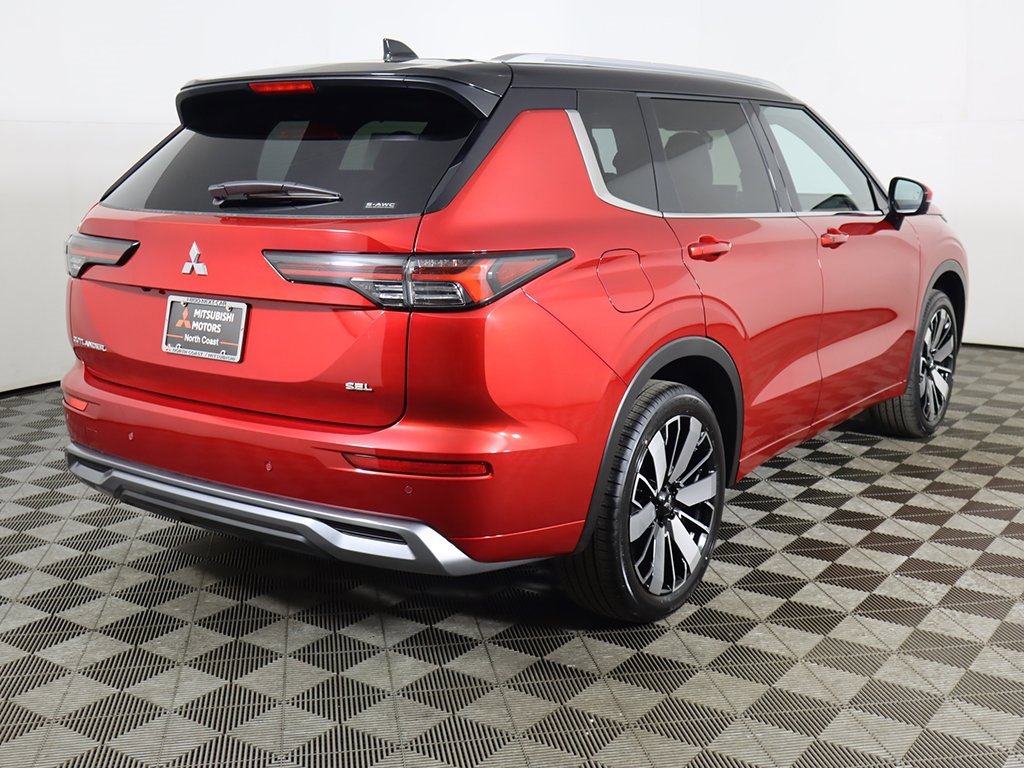 New 2025 Mitsubishi Outlander SEL image 16