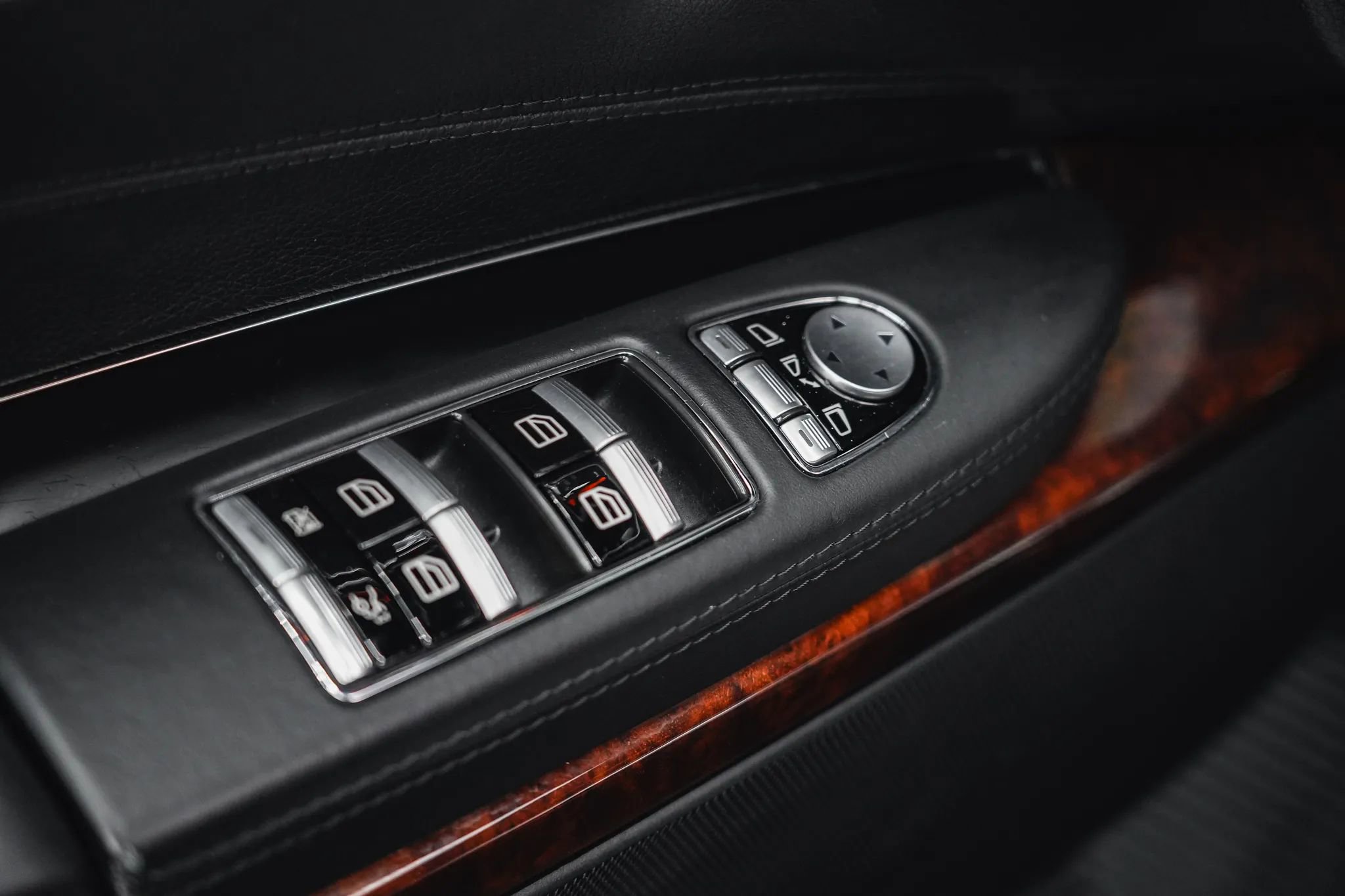 Used 2009 Mercedes-Benz CL 550 4MATIC image 30