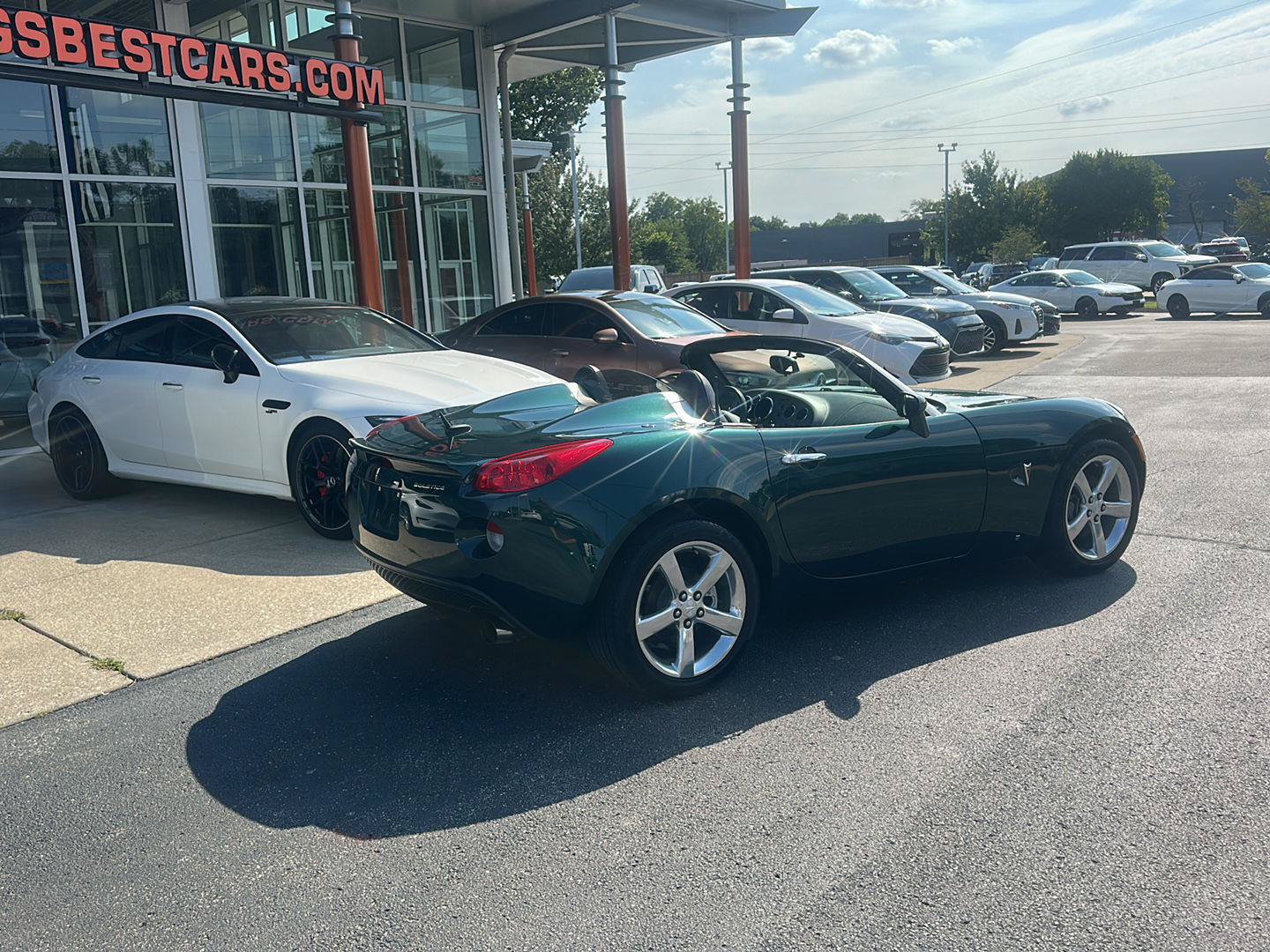Used 2008 Pontiac Solstice Convertible w/ Premium Package RWD image 3