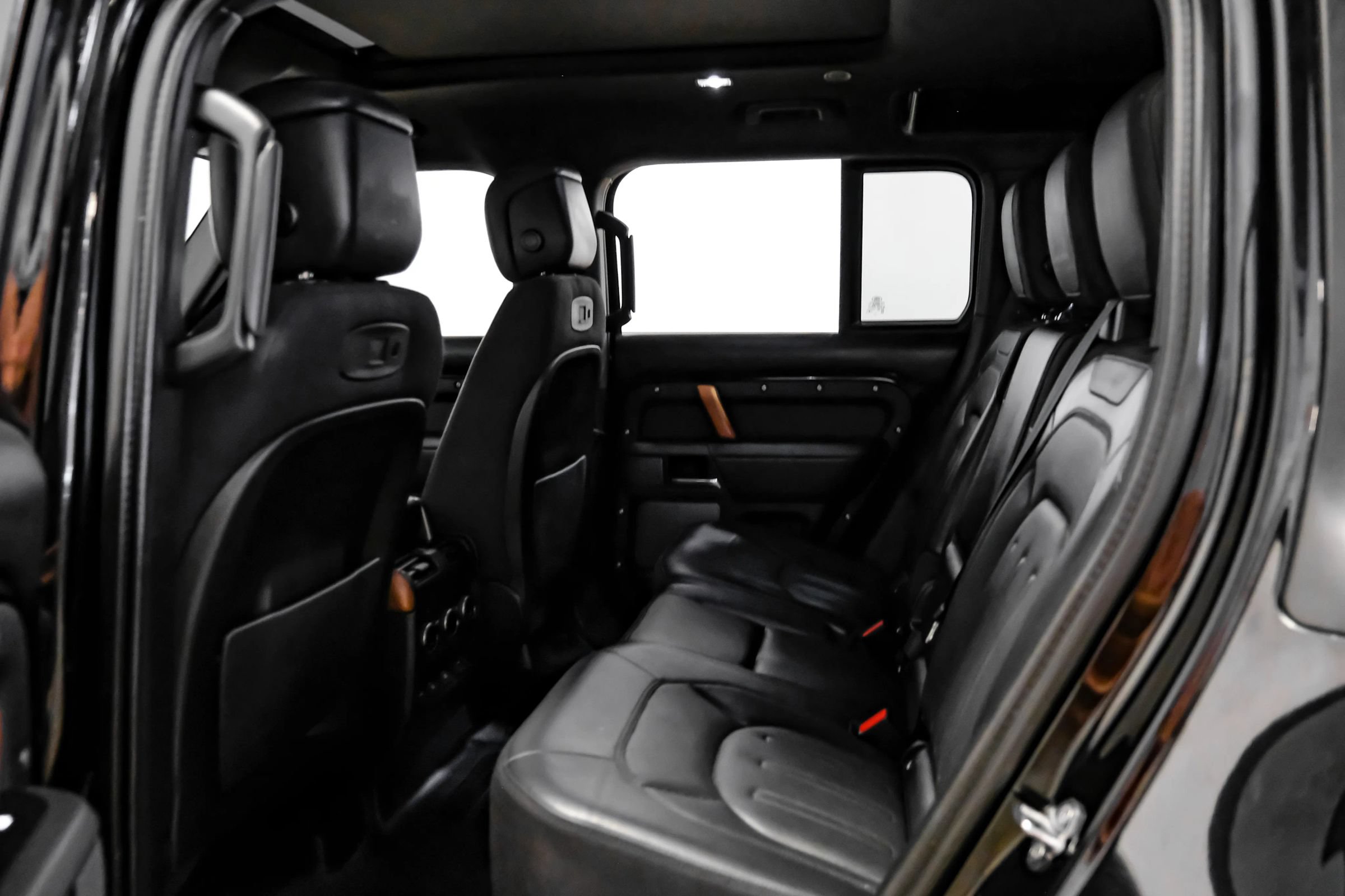 Used 2021 Land Rover Defender 110 X AWD/4WD image 35