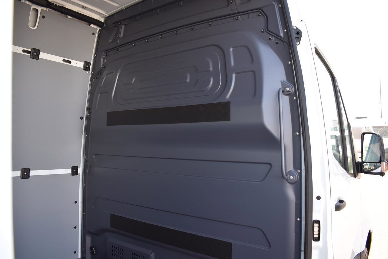 New 2025 Mercedes-Benz Sprinter 2500 image 10