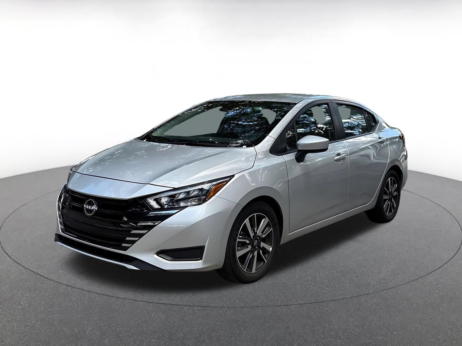 Used 2025 Nissan Versa SV FWD image 8