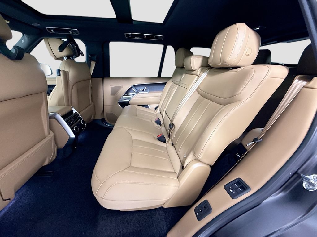 New 2026 Land Rover Range Rover Long Wheelbase SE AWD/4WD image 21
