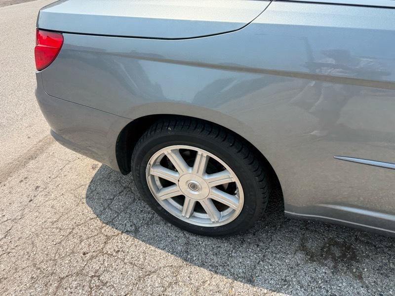 Used 2008 Chrysler Sebring Touring w/ Special Touring Group FWD image 5