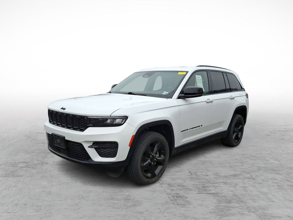 Used 2023 Jeep Grand Cherokee Altitude AWD/4WD image 1