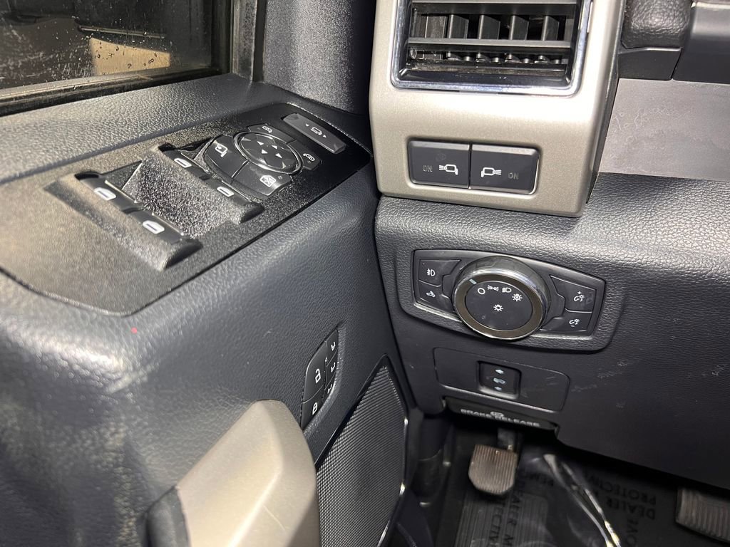 Used 2022 Ford F250 Lariat image 16