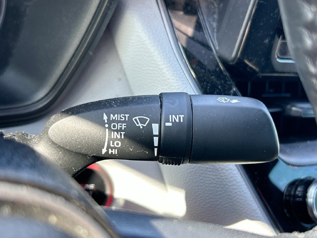 Used 2025 Toyota Corolla SE FWD image 19