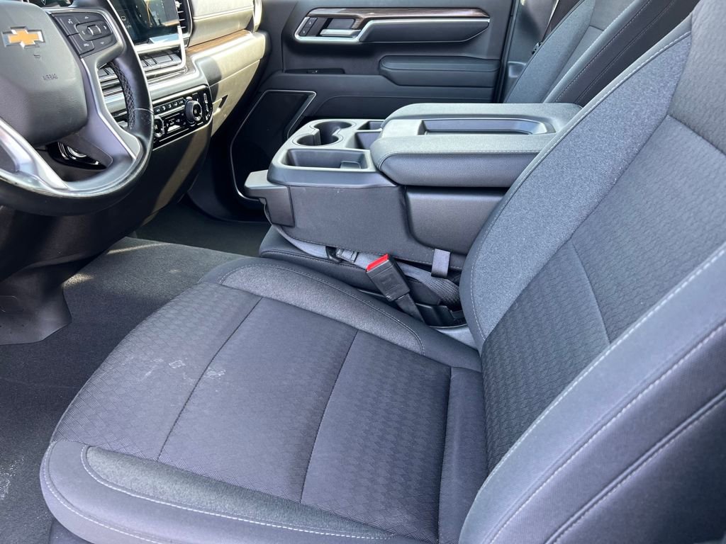 Used 2025 Chevrolet Silverado 2500 LT w/ Convenience Package image 10