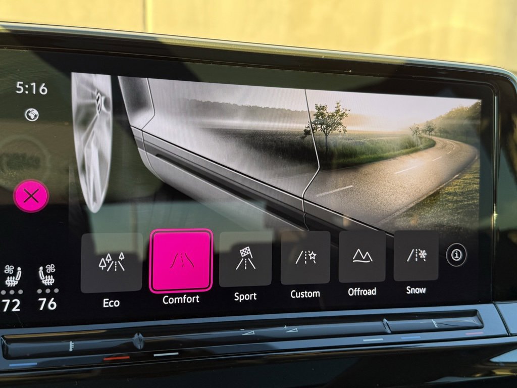 Used 2025 Volkswagen Atlas SEL Premium R-Line image 11