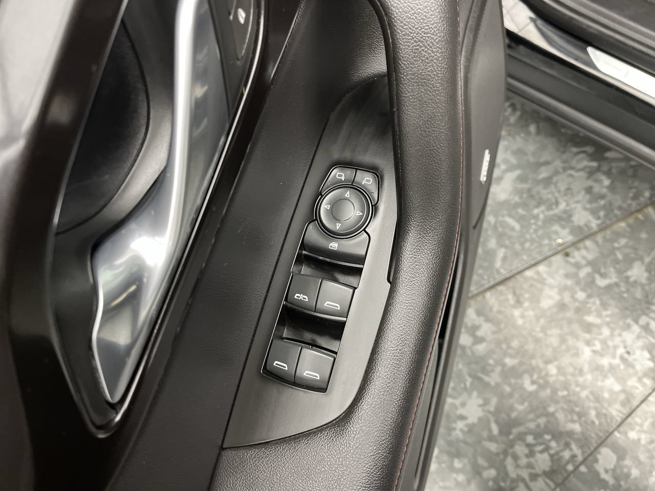 Used 2019 Chevrolet Blazer RS AWD/4WD image 9