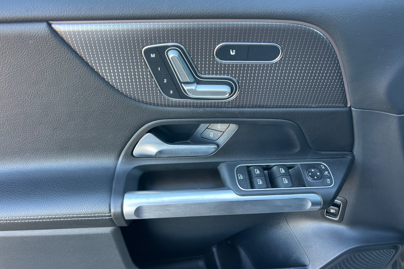 Certified 2023 Mercedes-Benz GLB 250 4MATIC image 15
