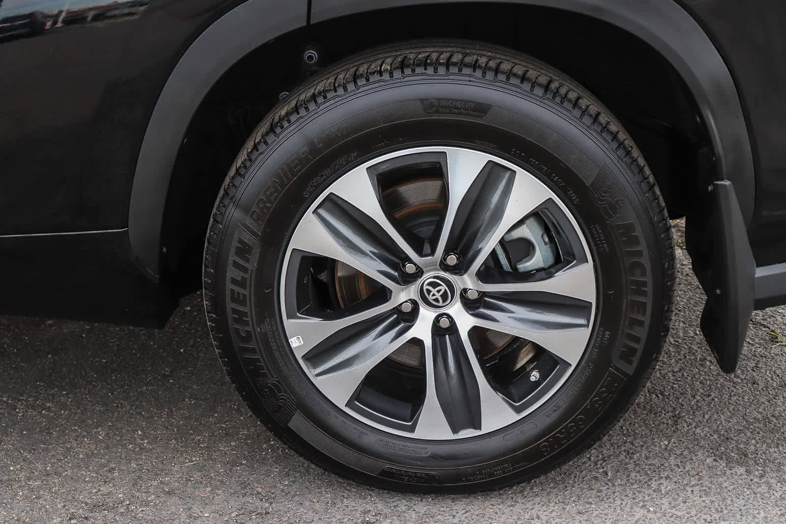 Used 2023 Toyota Highlander XLE image 10