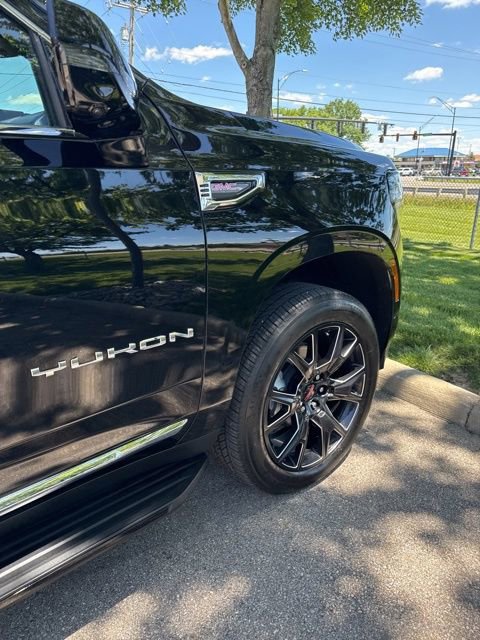 Used 2025 GMC Yukon Elevation AWD/4WD image 11