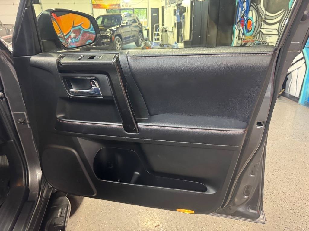 Used 2019 Toyota 4Runner TRD Off-Road AWD/4WD image 18