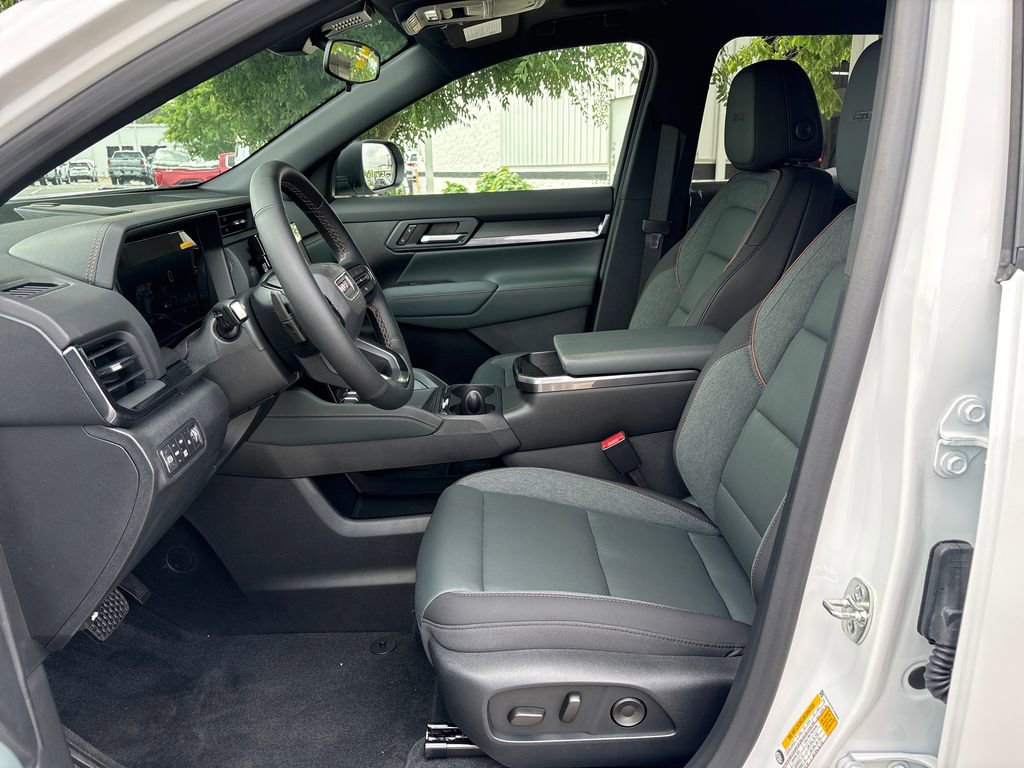 New 2026 GMC Terrain AT4 w/ LPO, Floor Liner Package AWD/4WD image 11