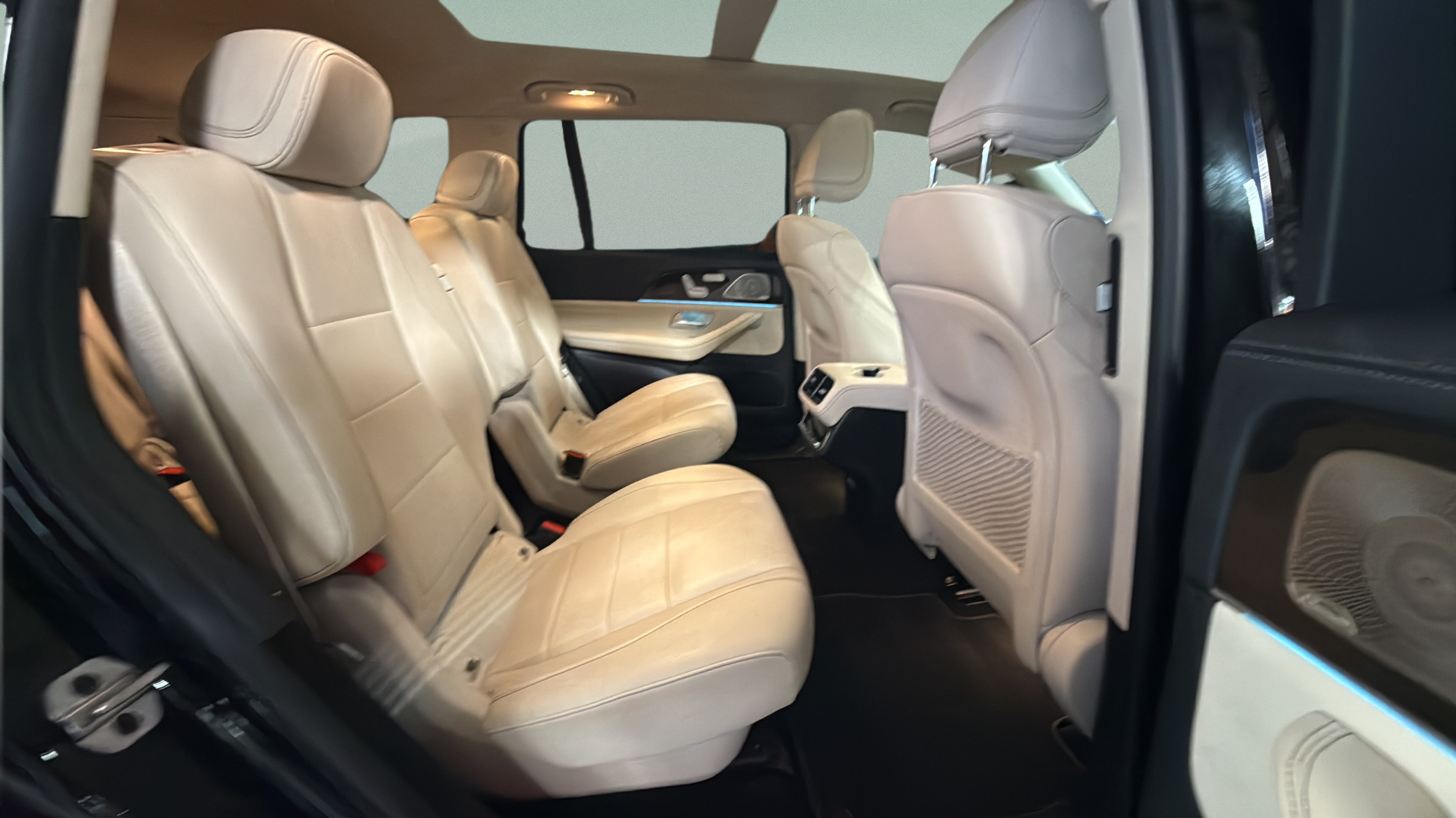 Used 2024 Mercedes-Benz GLS 450 4MATIC image 30