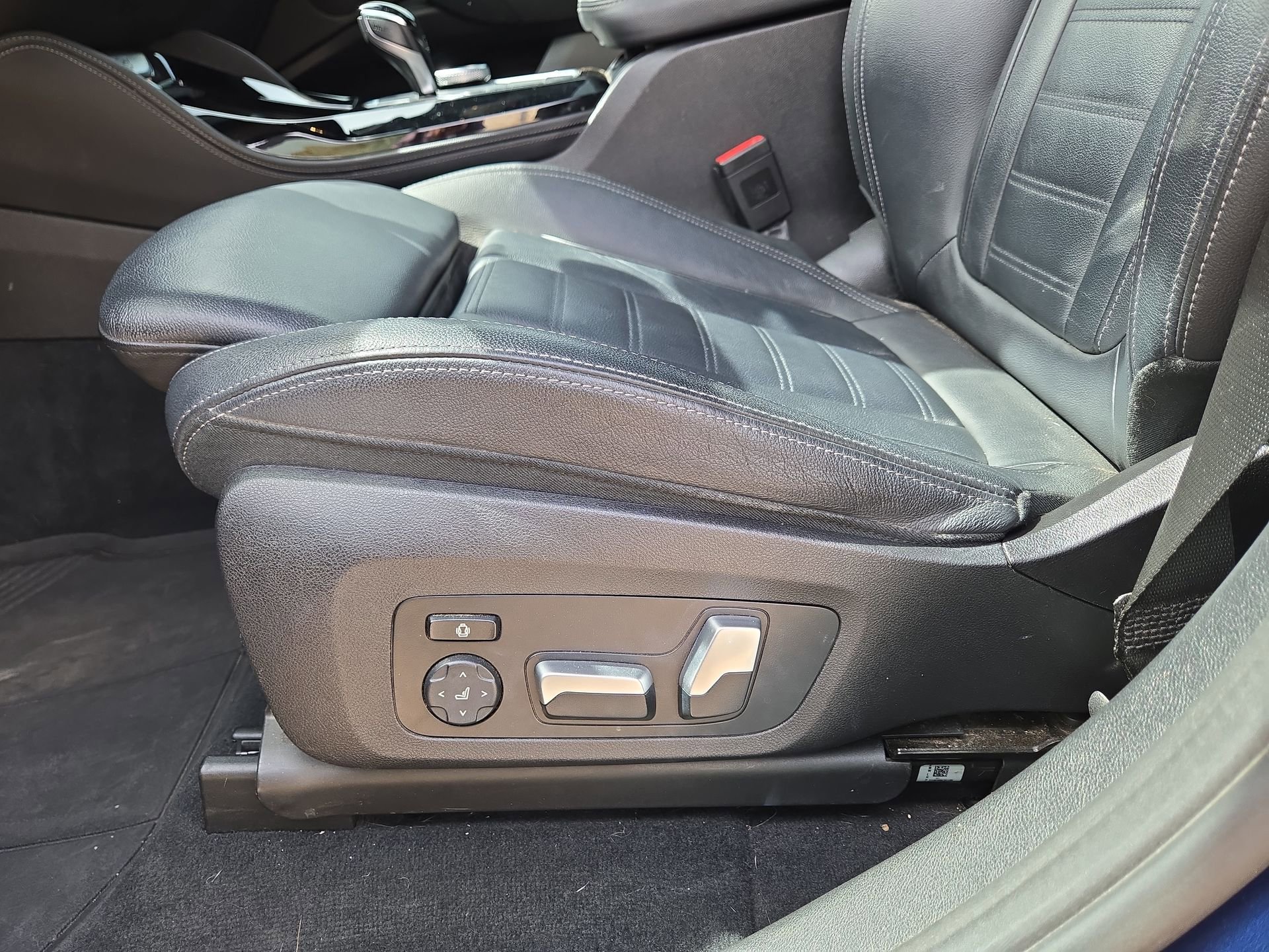 Used 2022 BMW X4 xDrive30i w/ M Sport Package AWD/4WD image 17
