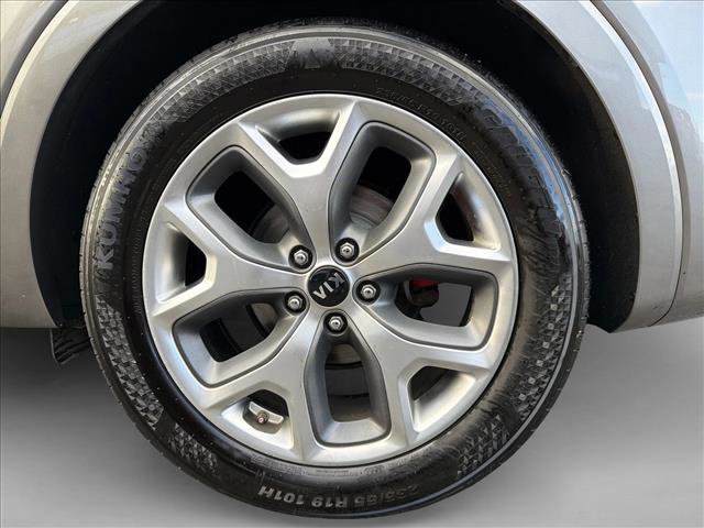 Used 2019 Kia Sorento SX image 9