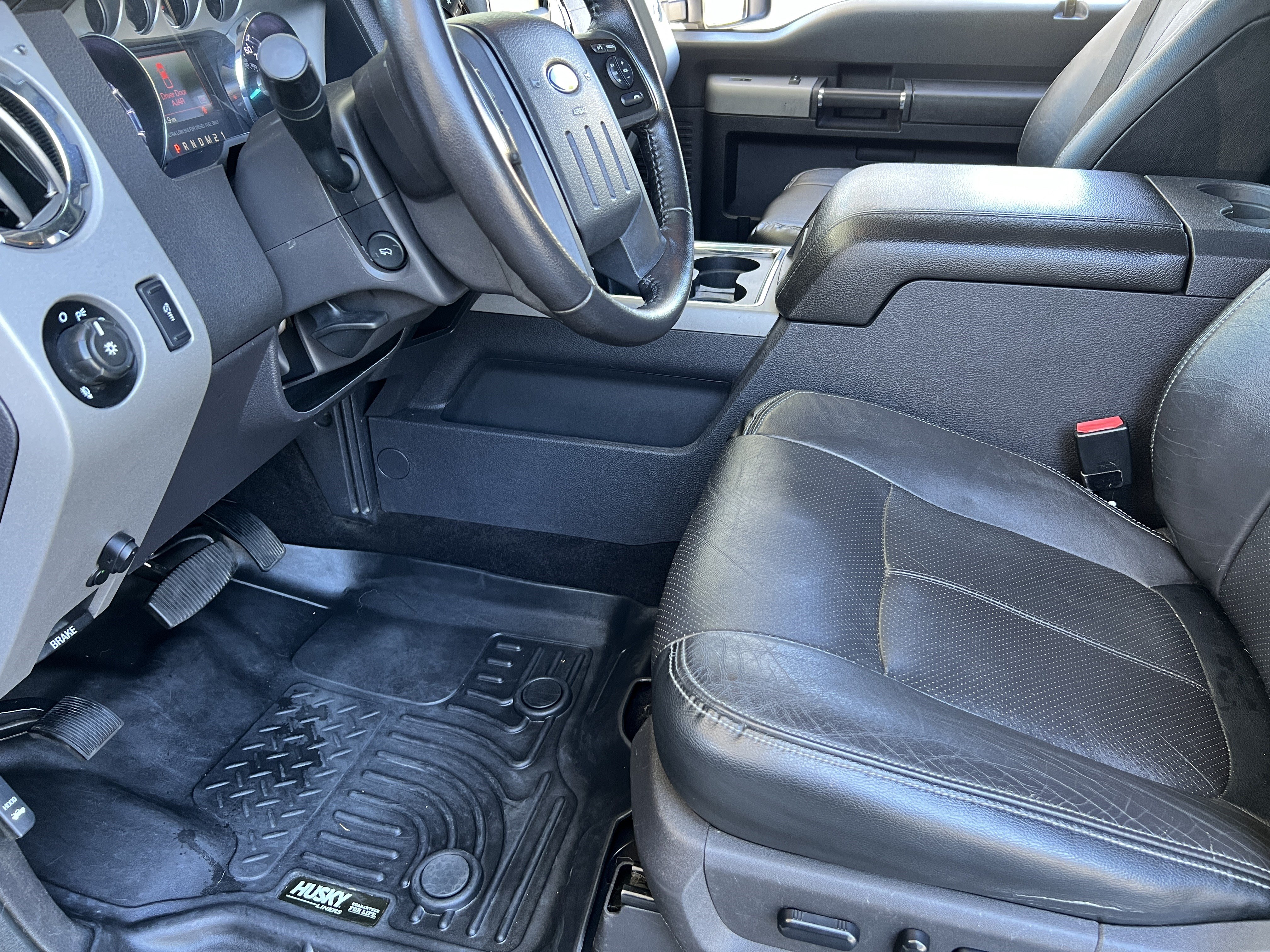 Used 2015 Ford F350 Lariat w/ Lariat Ultimate Package AWD/4WD image 14