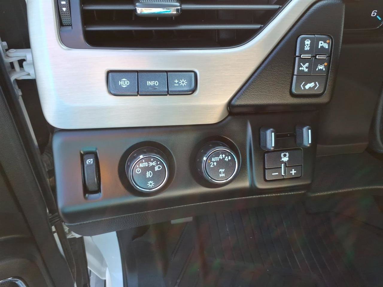 Used 2019 GMC Yukon Denali w/ Denali Ultimate Package AWD/4WD image 16