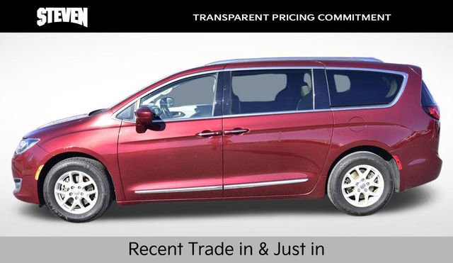 Used 2020 Chrysler Pacifica Touring-L image 2