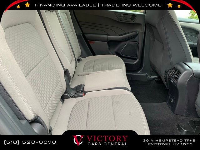 Used 2022 Ford Escape SE w/ SE Sport Appearance Package image 19