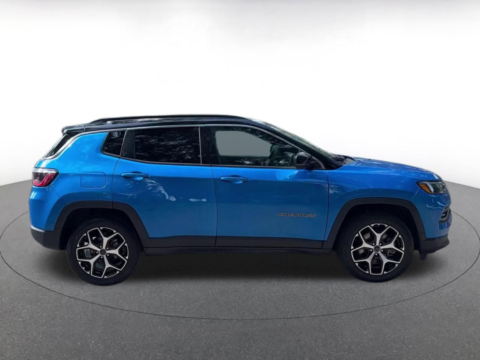 Used 2025 Jeep Compass Limited AWD/4WD image 16
