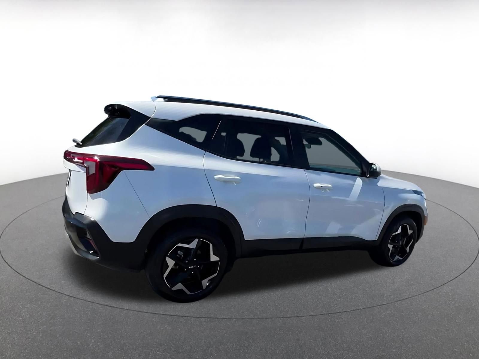 Used 2025 Kia Seltos S image 14