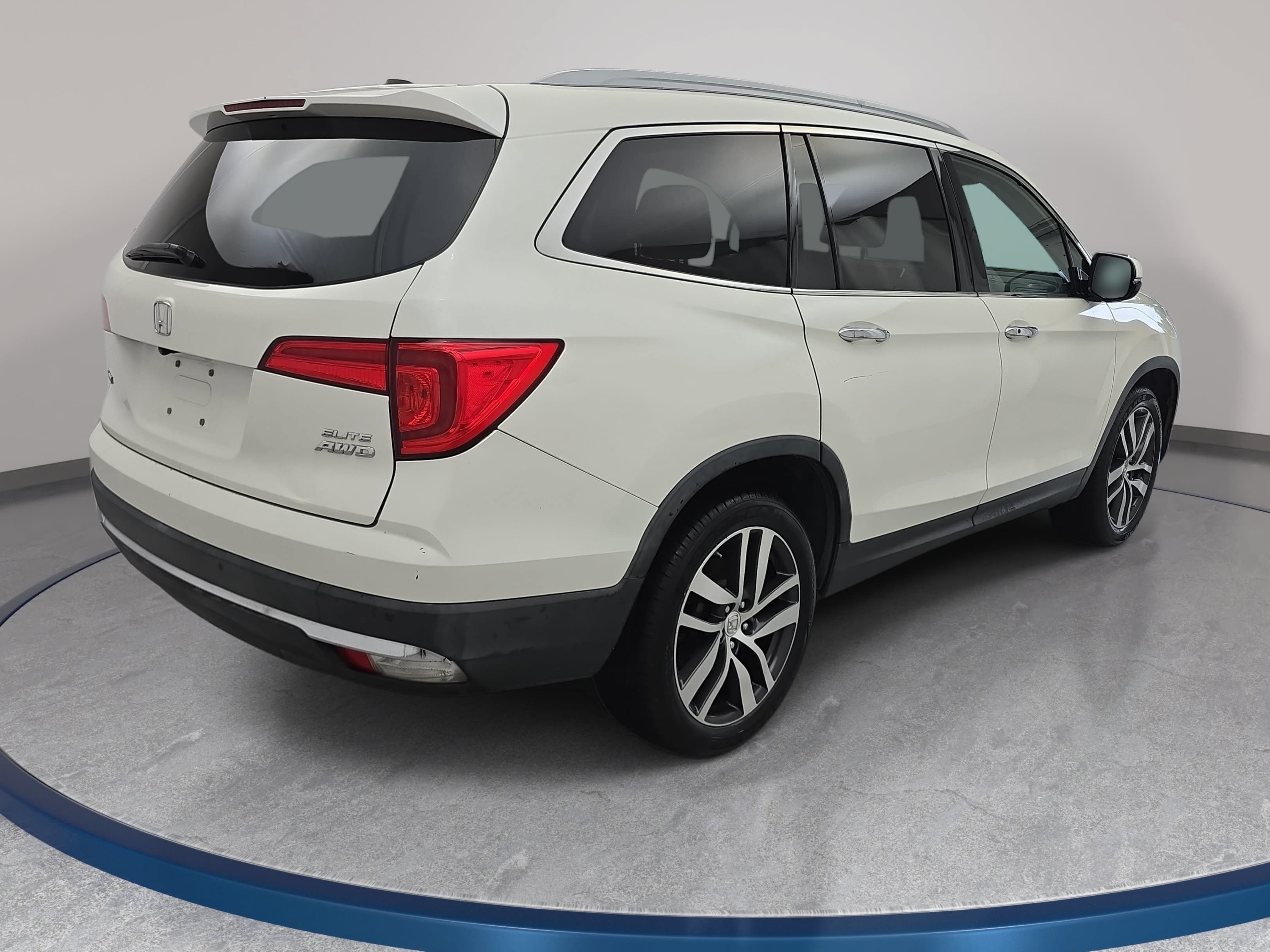 Used 2016 Honda Pilot Elite image 5