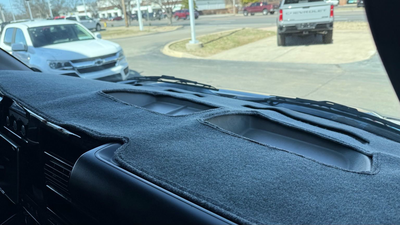 Used 2023 Chevrolet Express 2500 image 57