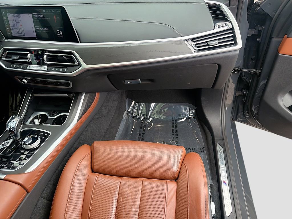 Used 2022 BMW X7 M50i w/ Executive Package image 19