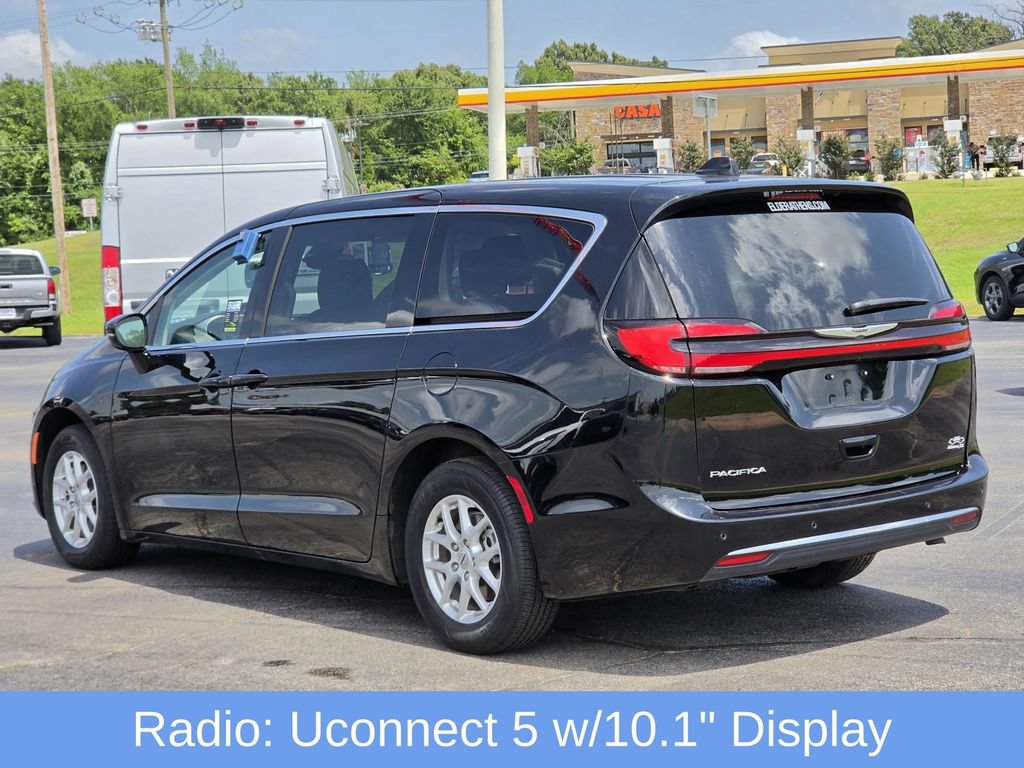 Used 2024 Chrysler Pacifica Touring-L FWD video 4