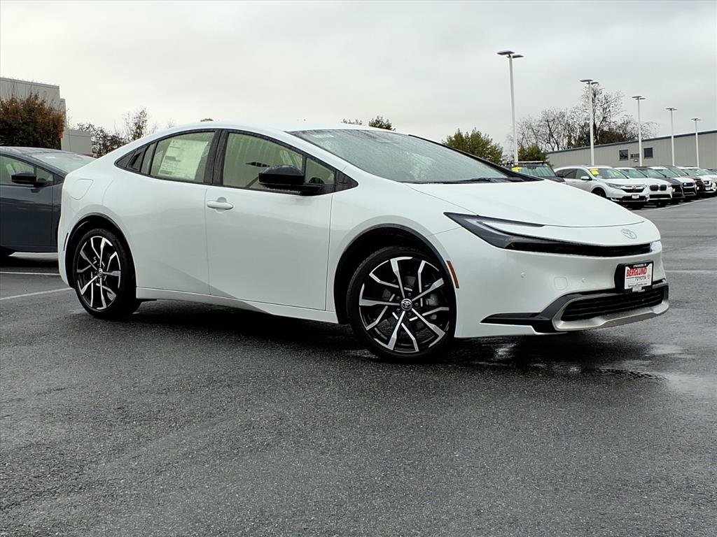 New 2026 Toyota Prius Plug-In Hybrid FWD image 2