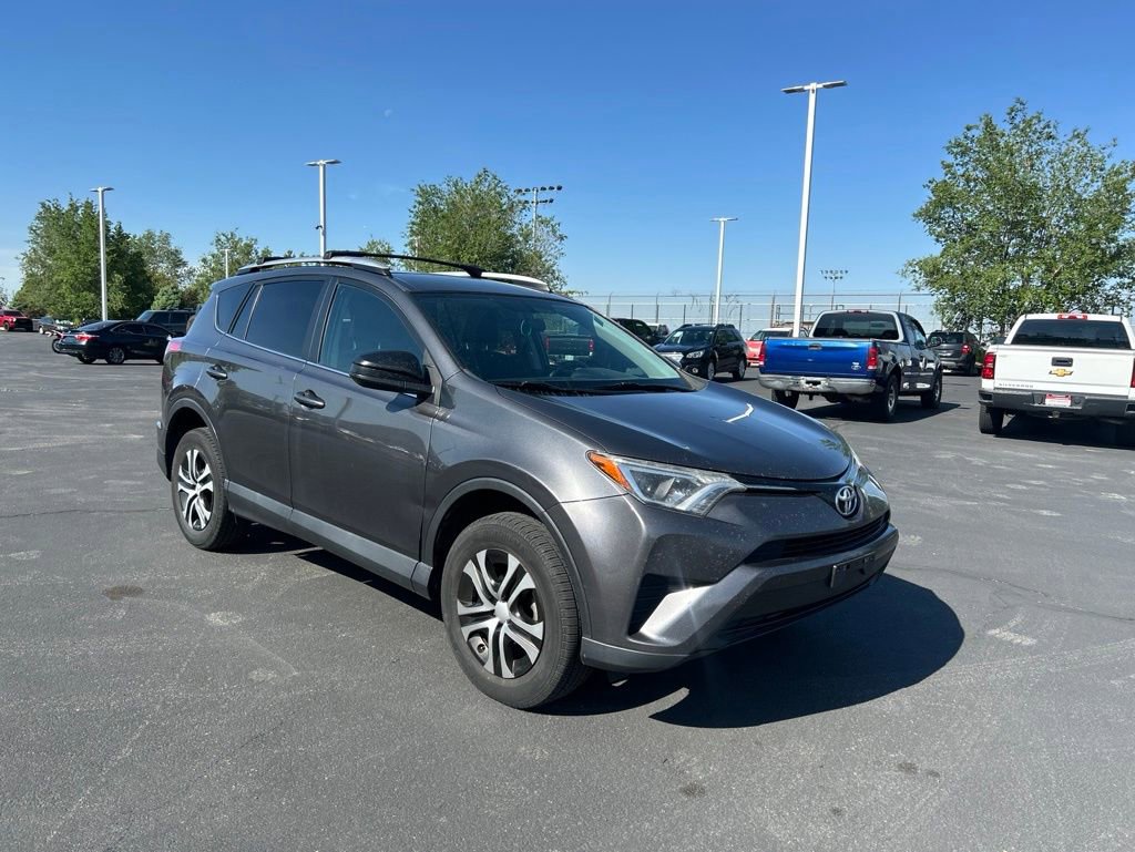 Used 2016 Toyota RAV4 LE AWD/4WD image 1