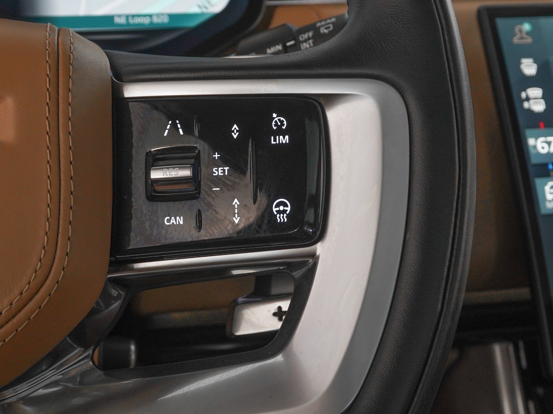 Used 2025 Land Rover Range Rover SE image 22