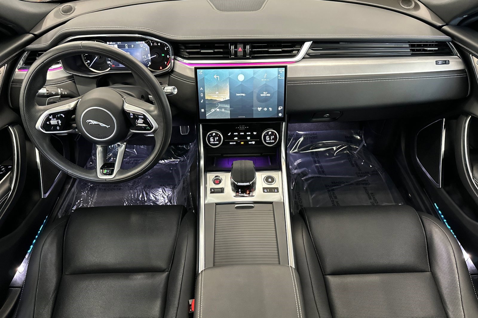 Used 2022 Jaguar XF R-Dynamic SE image 27