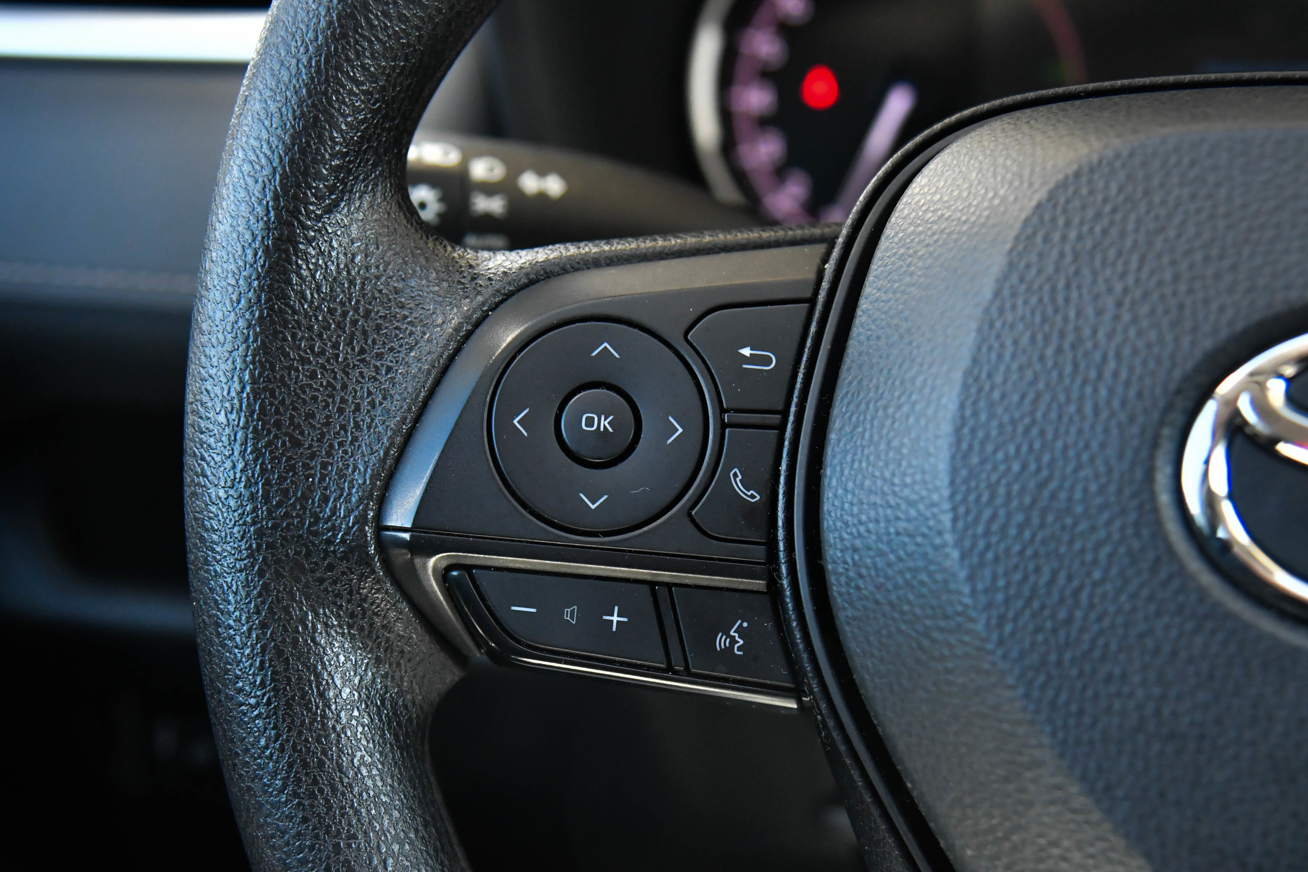 Used 2024 Toyota RAV4 XLE image 32