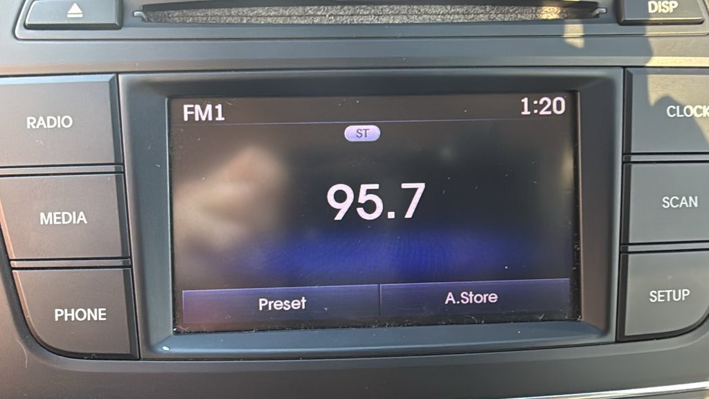 Used 2017 Hyundai Santa Fe Sport image 25