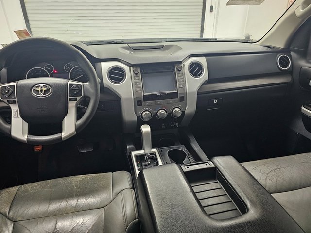 Used 2014 Toyota Tundra SR5 w/ SR5 Upgrade Package image 30